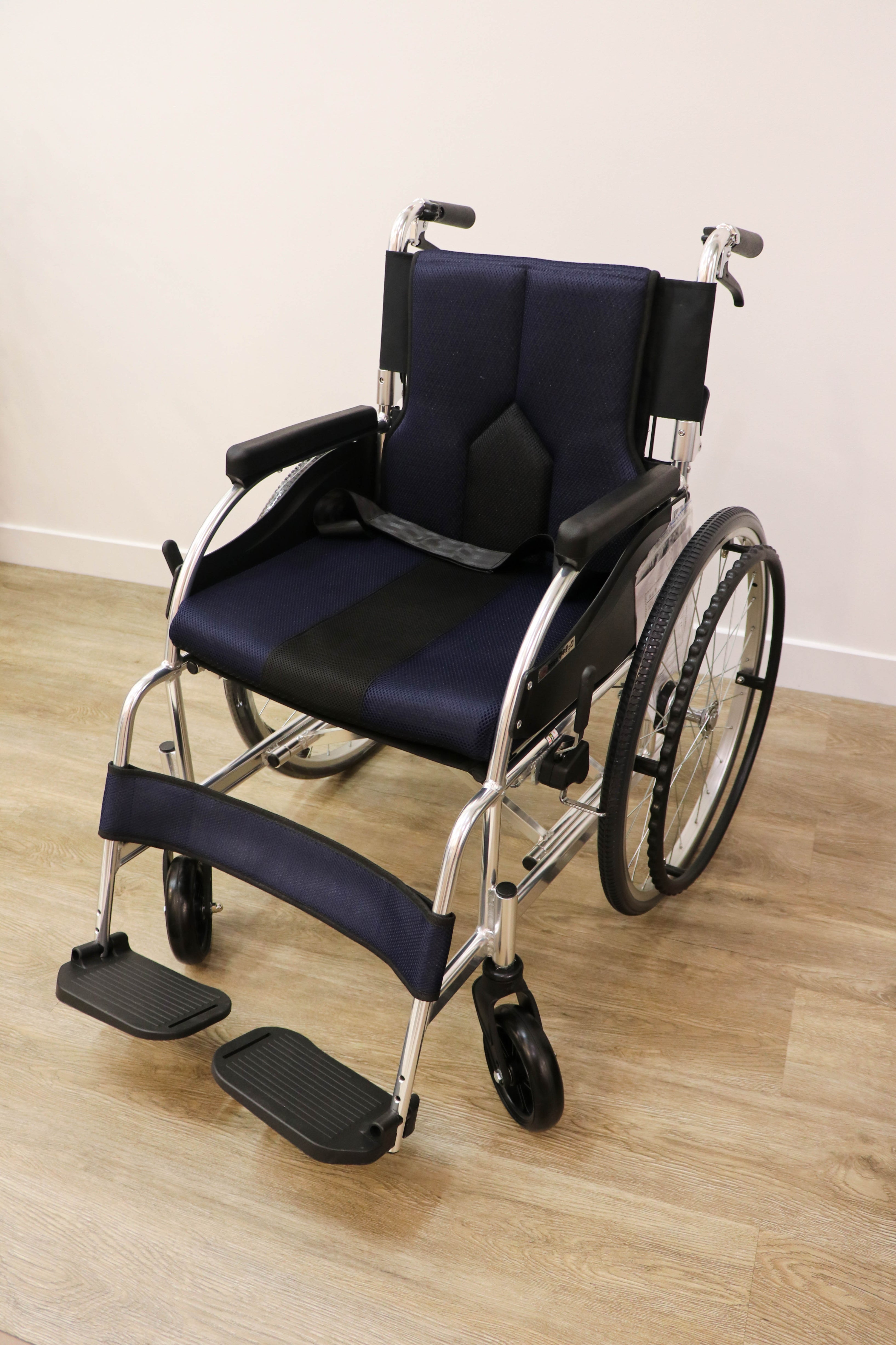 Lightweight Manual Wheelchair